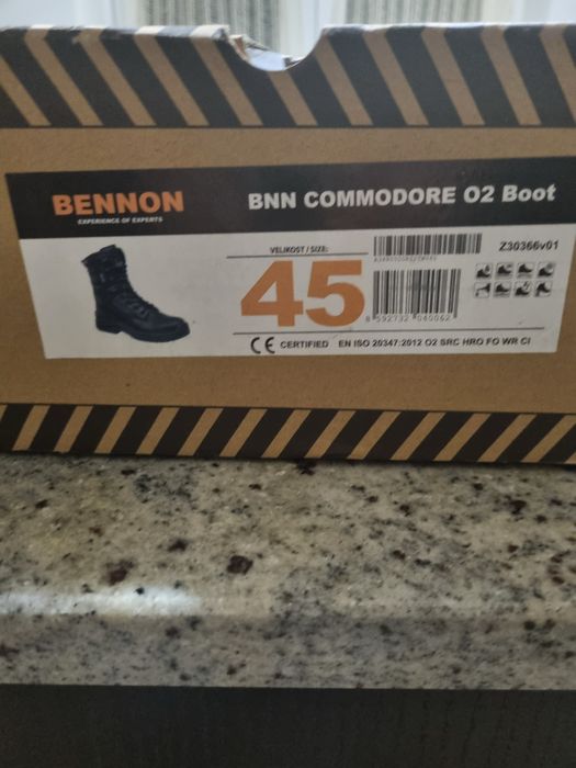 Buty męskie rozm 45 Bennon