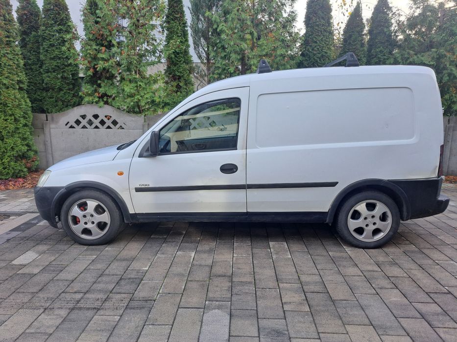 Opel Combo 1,7 CDTi Isuzu,hak,bez rdzy
