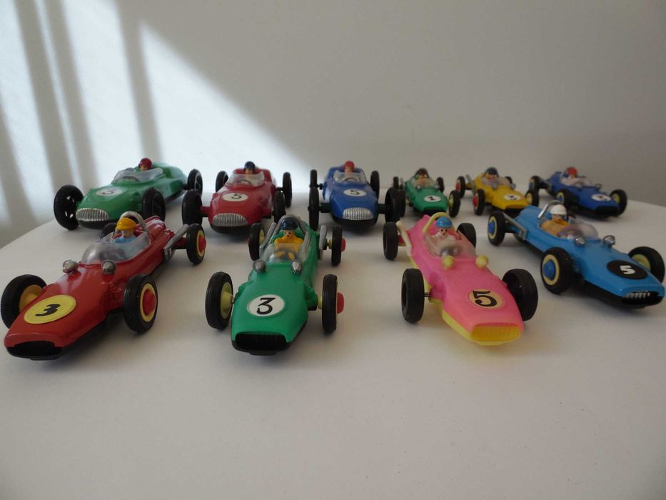 Brinquedos Pepe carros de corrida Porsche e Cooper