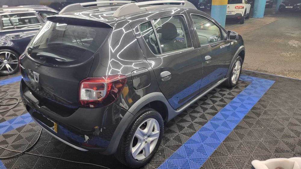 Dacia Sandero Stepway 1.0 Gasolina – 2016 – 82.700 km – Impecável