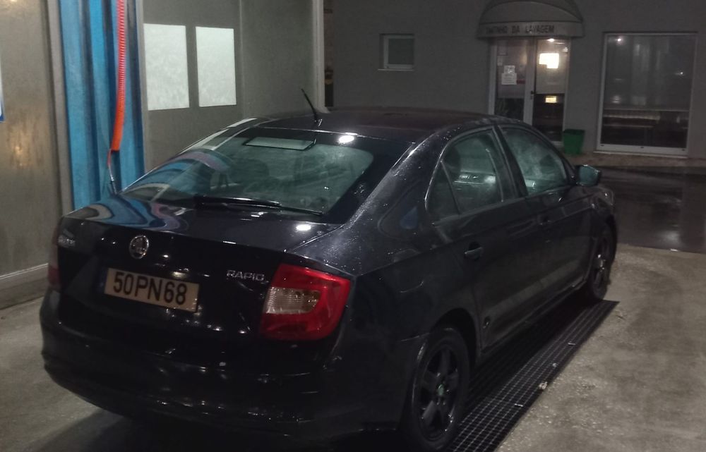 Skoda rapid impecável