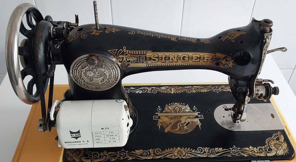 Máquina de Costura Singer Antiga – Modelo 15 Vintage