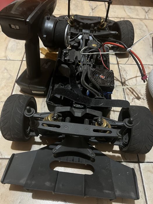 Maverick Model HPI машинка на радіоуправлінні