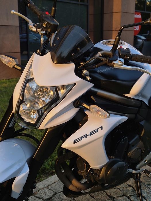 Kawasaki ER-6n 649 cm³ | 2012 | 27 969 km | biały | Polska
