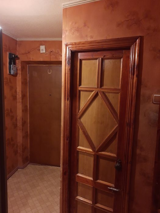 Продам 2-ую квартиру.Заводской район ,ост.конечная