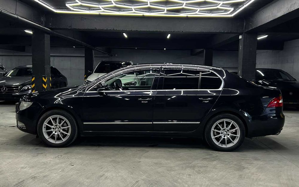 Skoda Superb 2011