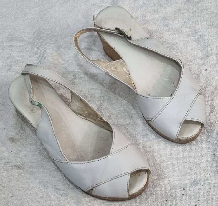 Lote de Sapatos Mulher N° 34 valor cada variado ver todas fotos