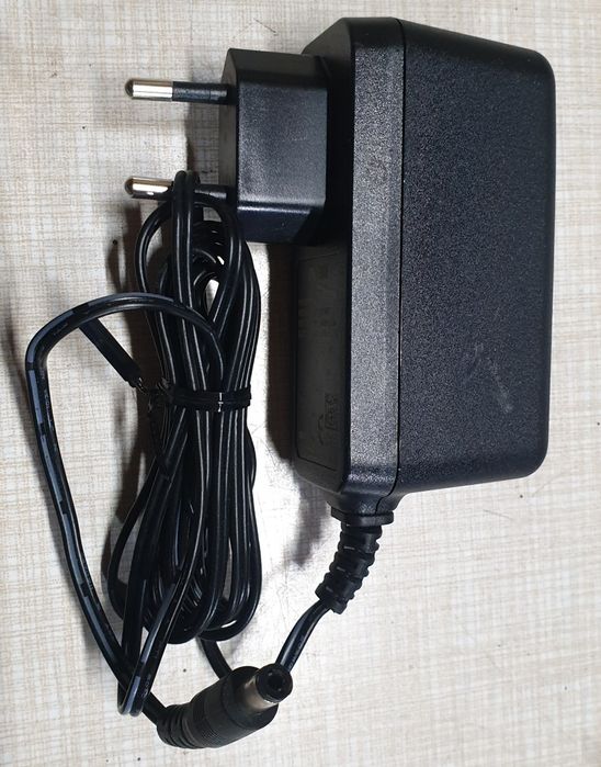 ZASILACZ Wtyczkowy IMPULSOWY NetBios 12V 30W 2,5A do LEDÓW Laptopa !!!