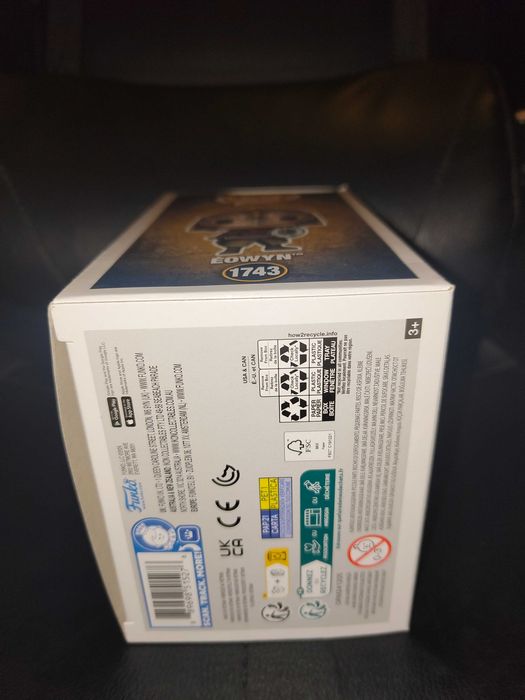 Funko Pop! Éowyn #1743 — CHASE — Lord of the Rings