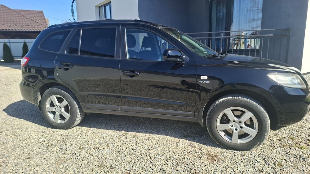 Продам машину Hyundai Santa FE