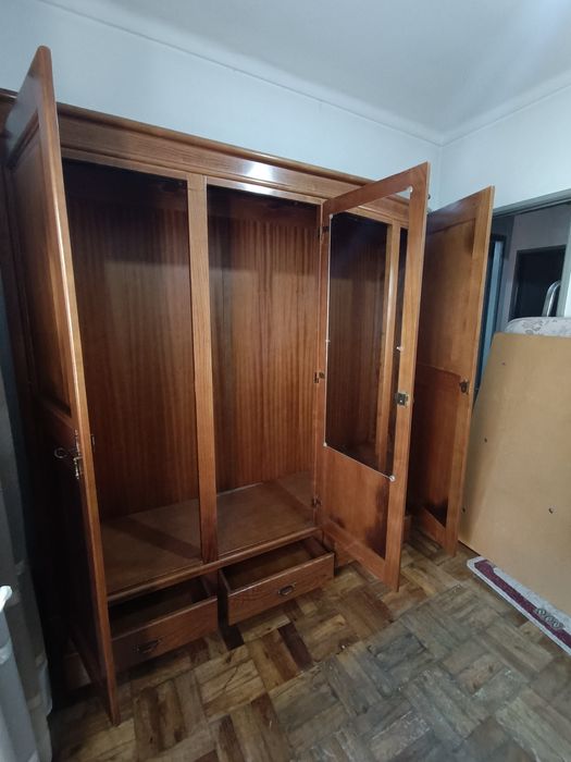 Roupeiro - guarda vestidos 3 portas