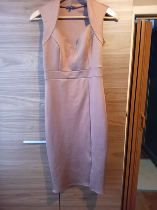 Sukienki nowe sprzedam.