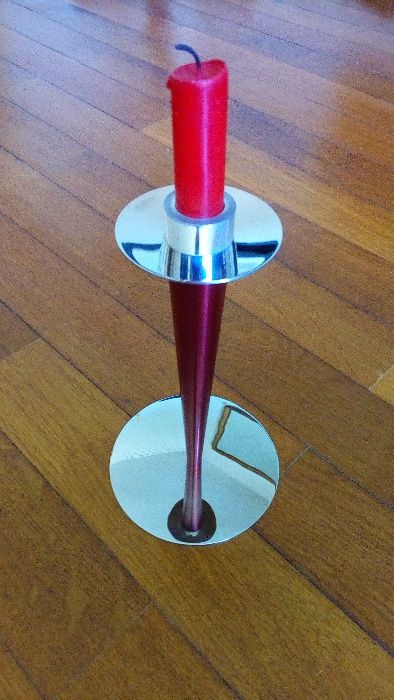 Candelabro- castiçal da Danish Steel House