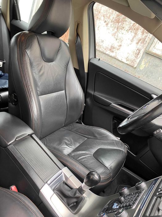 Volvo XC60 D3 2012, 153 mil km - SUV Familiar Fiável, Motor 5 Cilindros