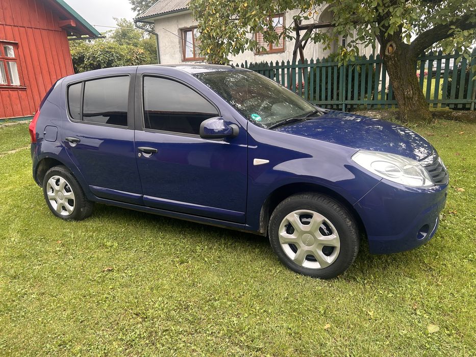 Dacia Sandero 2009 обслужена