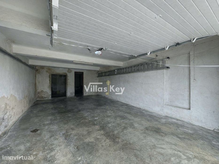 Armazém à venda - 165m² com estúdio e mezanino