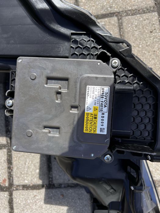 Toyota chr full led lampa prawa nowa