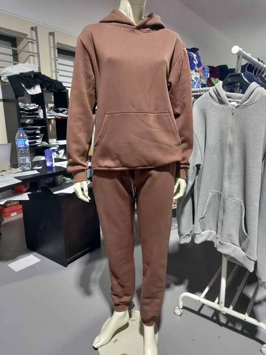 Fato treino 12 Euros.        Só para REVENDA