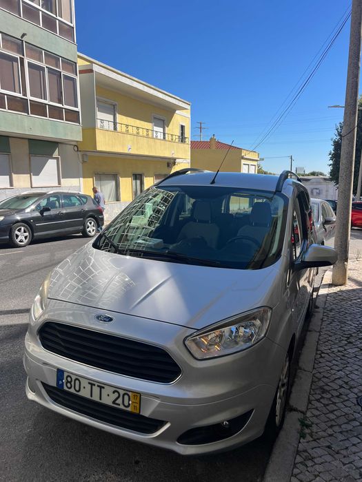 Ford Tourneo Courier 1.5 TDCi Titanium