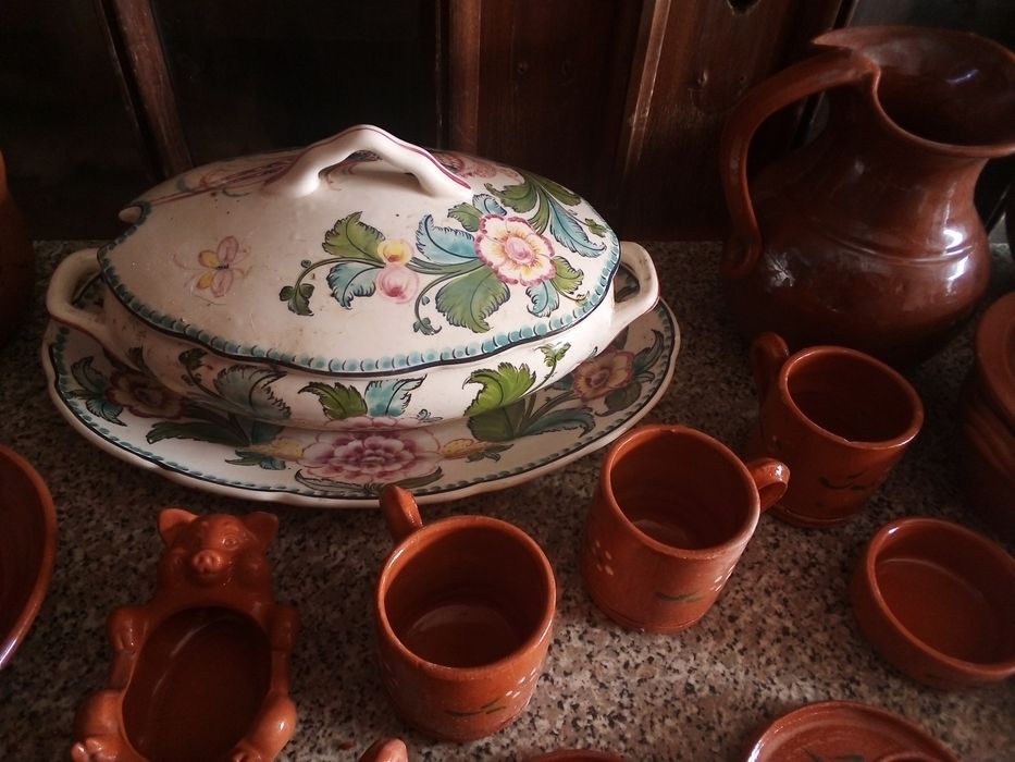 Conjunto de Peças em Barro Diversas