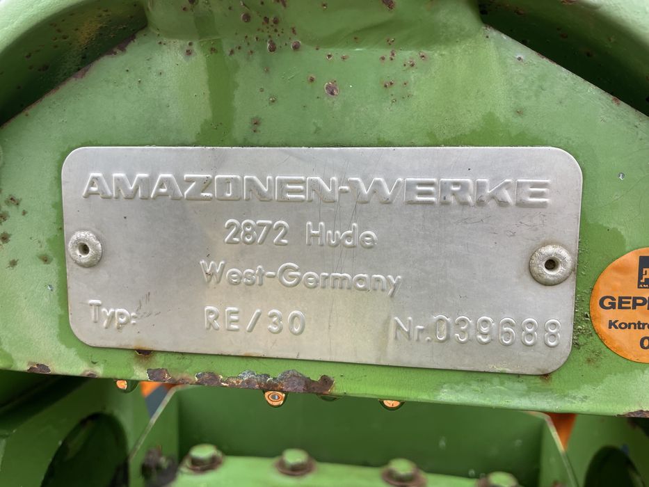 Brona aktywna, wahadłowa AMAZONE RE30, 3m, pakomat, paker