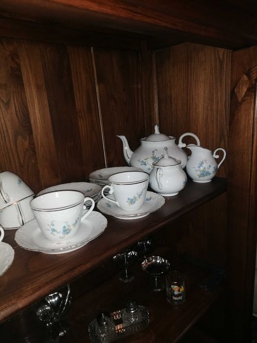 Conjunto de Louça Festiva com ornamentos de prata