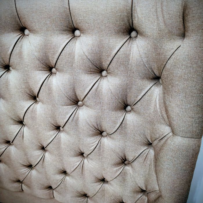 Estrutura de cama com estrado e cabeceira