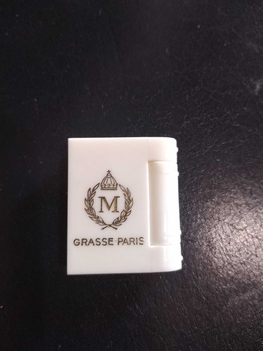 Embalagem de perfume sólido