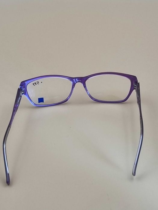 Nowe oprawki okularowe marki ZEISS ch1