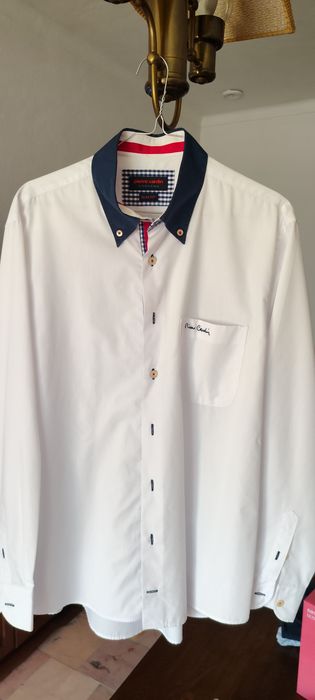 camisa branca de homem