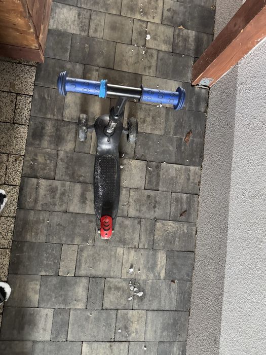 Hulajnoga trojkolowa