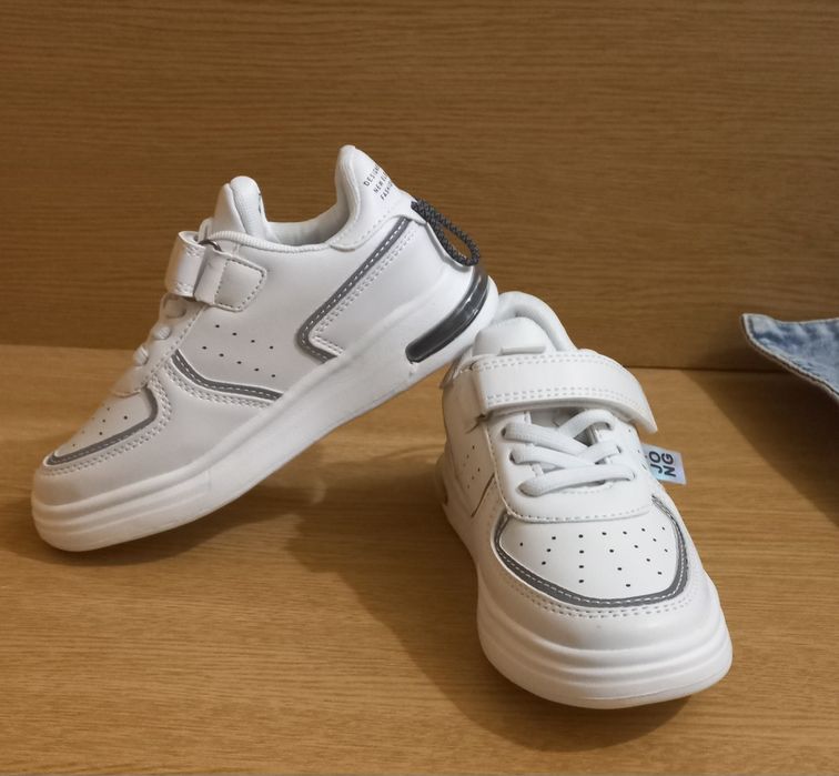 Кроссовки, 28 размер