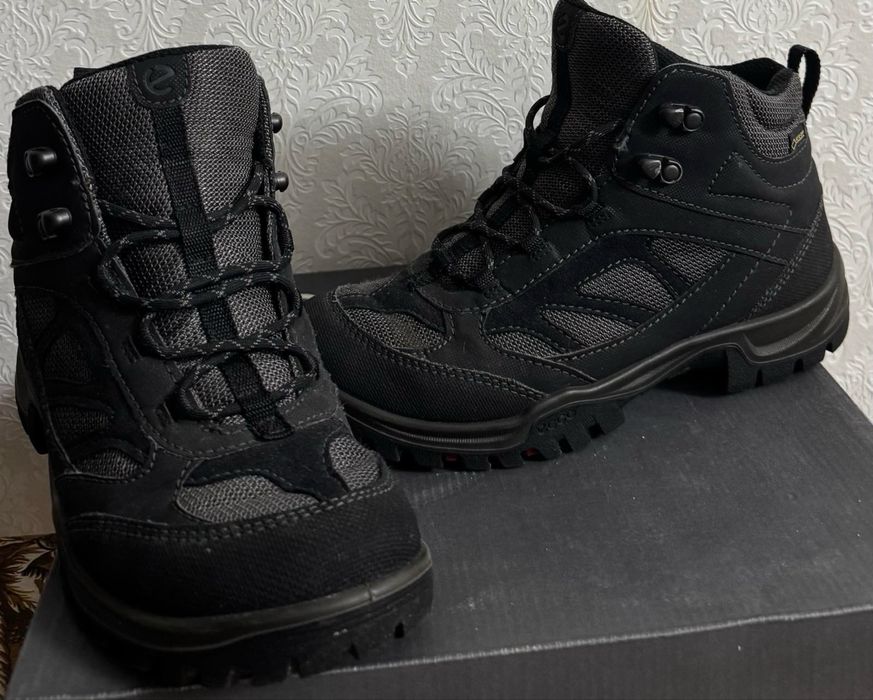 Ботинки ecco  37