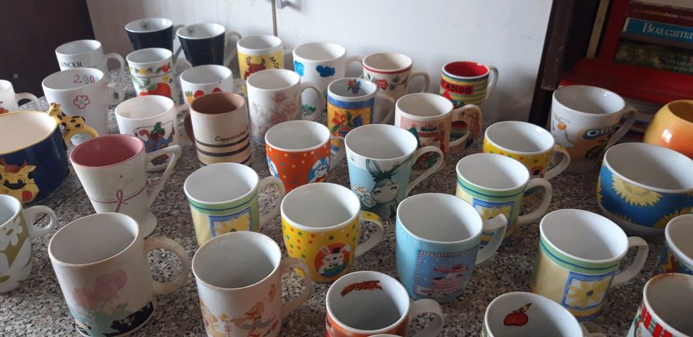 Conjunto de 70 Canecas Diversas Antigas/Recentes