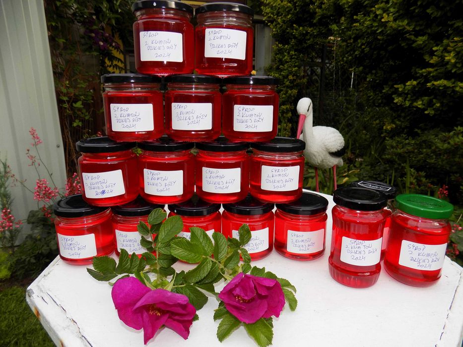 Naturalny syrop z płatków róży