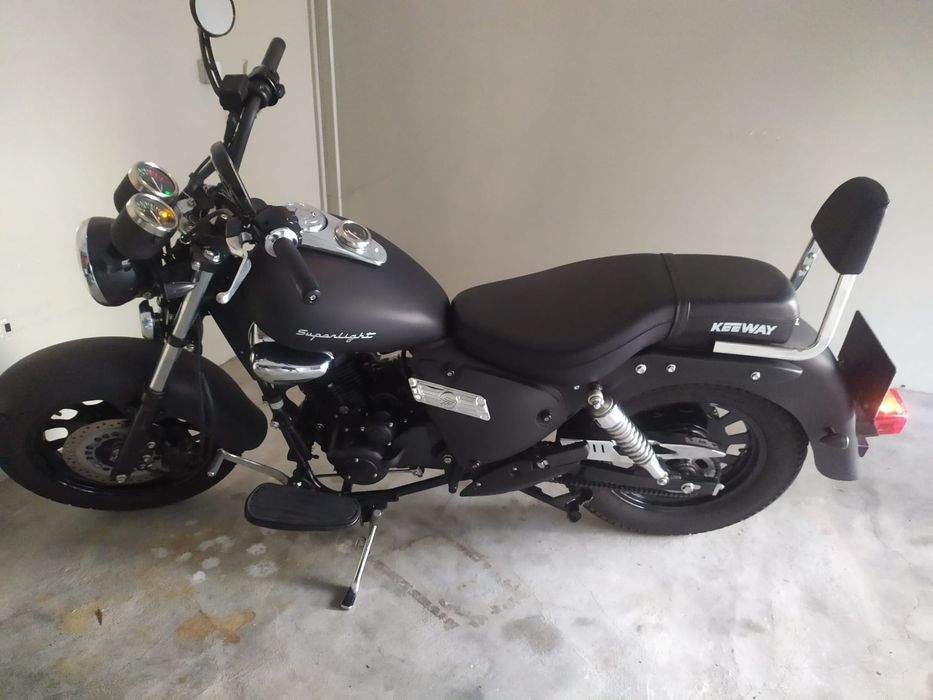 Keeway Superlight 125 para peças ou reparação 
Moto em muito bom estado estético. Motor avariado/partido. Documentos em dia.
Ideal para projeto, subst