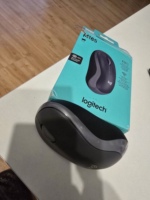 Nowa myszka logitech M185