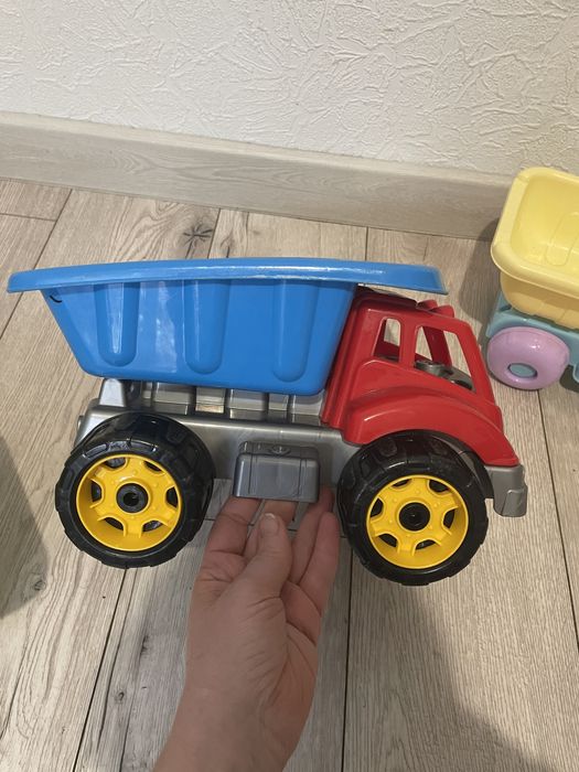 Самоскид/самосвал/ від 1 року 3 варіанти