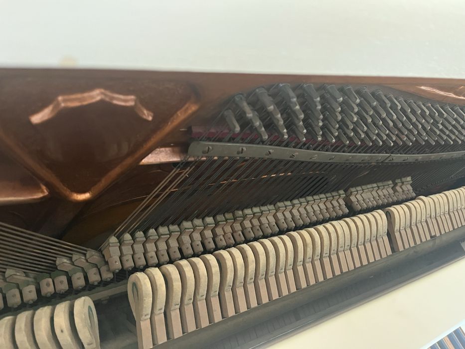 Piano Antigo em bom estado