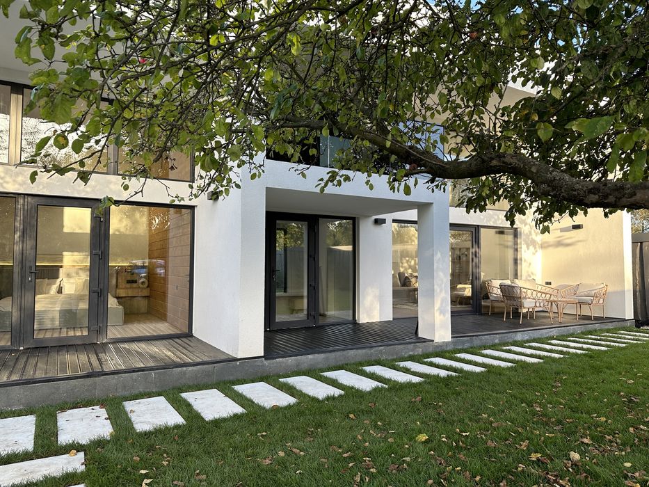 Оренда будинку з чаном та басейном