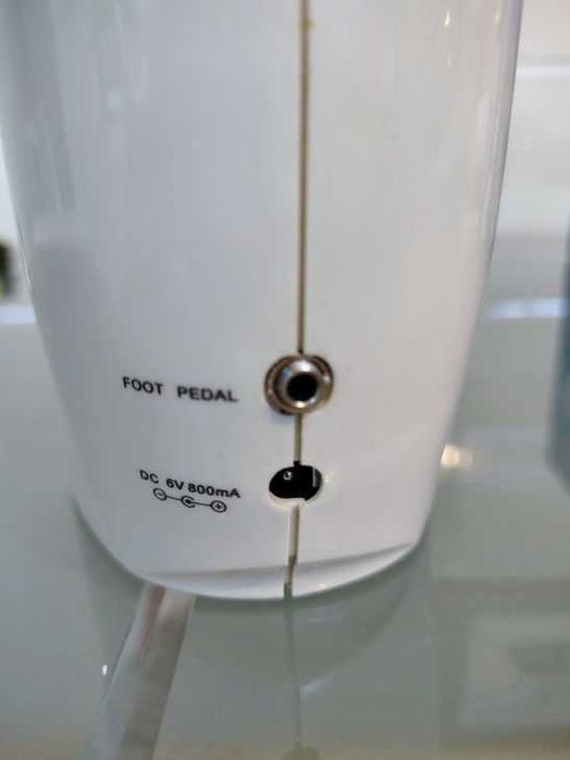 Máquina de costura compacta elétrica Sewing Wonder