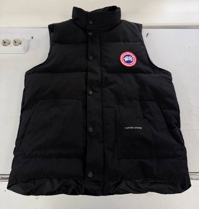 Жилетка Canada Goose Freestyle Crew Vest жилет поставка вещей аутдор найк про олимпийка nike pro куртка адик ветровка адидас костюм винтаж реп фубу