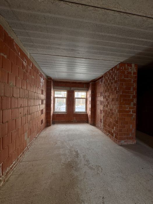 Таунхаус з закритою територією