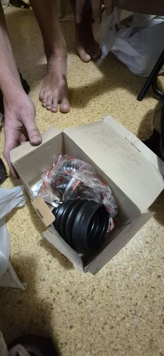 Наружный шоу гранаты: Tayota Auris,Avensis,Corolla,verso,camry