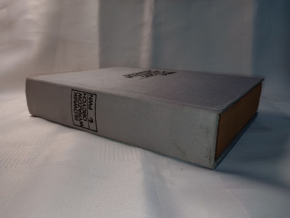 Słownik wyrazów obcych. PWN