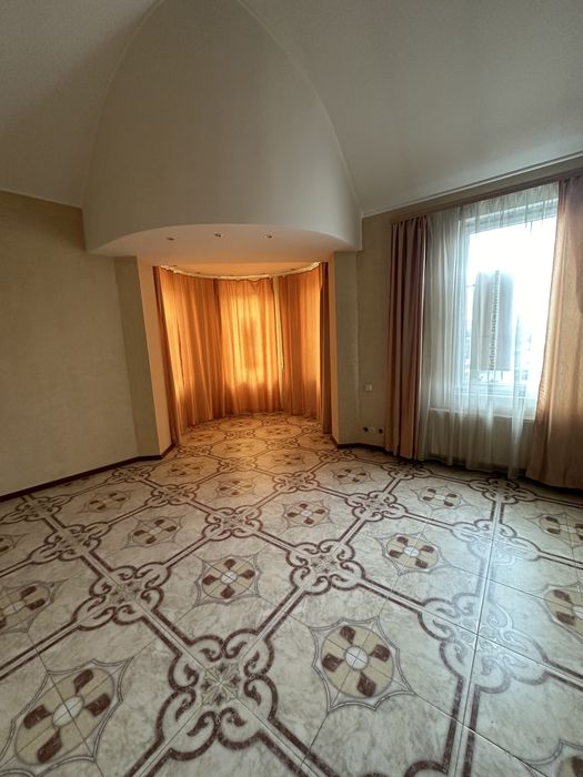 Продам 2-ком квартиру Центр города