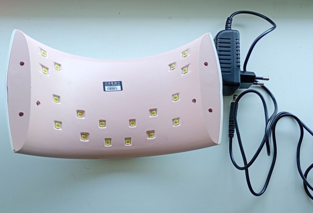 Продам LED/UV лампа Sun 9c Plus для манікюру та педикюру.