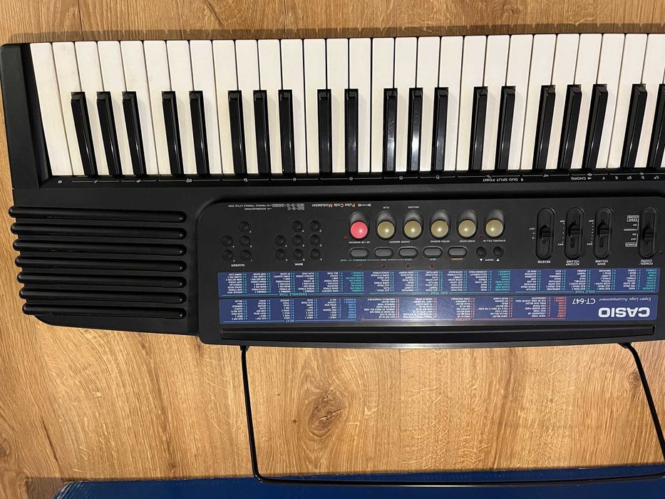 Keyboard Casio CT 647, kupiony w USA, stan bdb