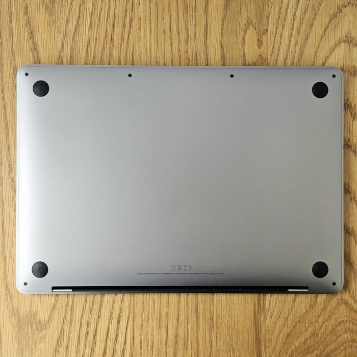MacBook Pro M1, 13,3", 8/256GB, Retina, Touch Bar, jak nowy, bateria 86%, tylko Warszawa