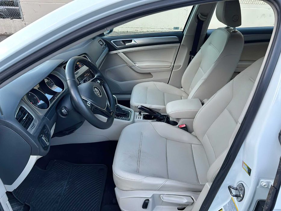 Volkswagen Golf TDI S      2015